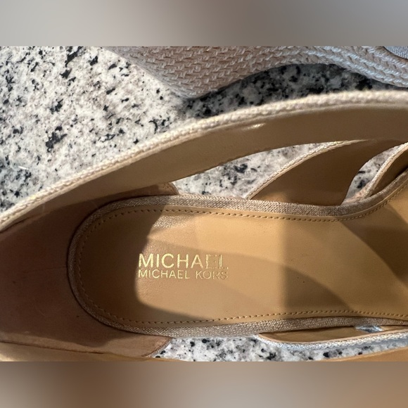 Michael Kors wedged heels brand new never worn!!! Women’s size 8.5 True to size! - Picture 6 of 7